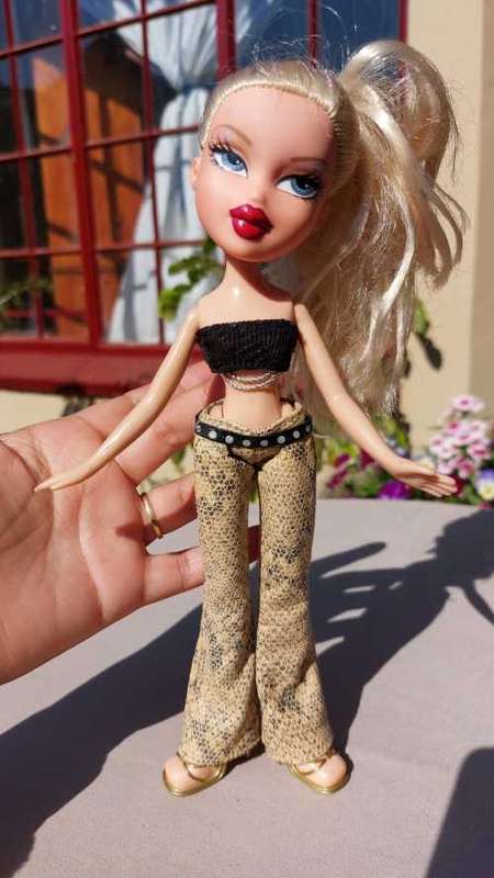 Bratz doll blonde hair blue eyes clearance